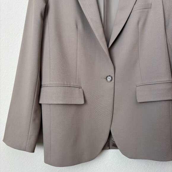 Aritzia Babaton Wool Blend Agency Blazer in Taupe - Picture 4 of 11